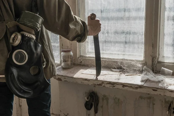 Garçons Debout Dans Bâtiment Abandonné Garçon Errant Homme Dans Manteau — Photo