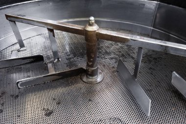 Kavrulmuş dönen soğutucu profesyonel makineler boş.