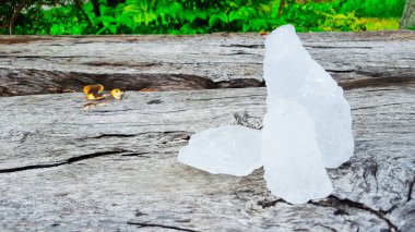 Tahtada alüminyum. Vücut deodorantı kavramı