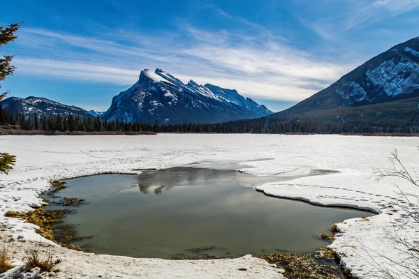 Open Water Ondanks Dat Het Winter Vermillion Lakes Banff National — Stockfoto