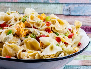 Papyonlu hamur salatası. Calgary, Alberta, Kanada