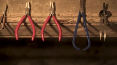 El Yapımı Mücevher Araçlarını Kapat