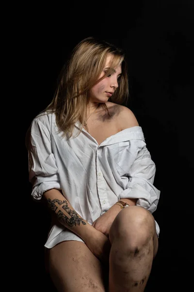 Studio Portrait Sad Young Girl Bruises Her Skin Girl Wearing — Stock Photo, Image