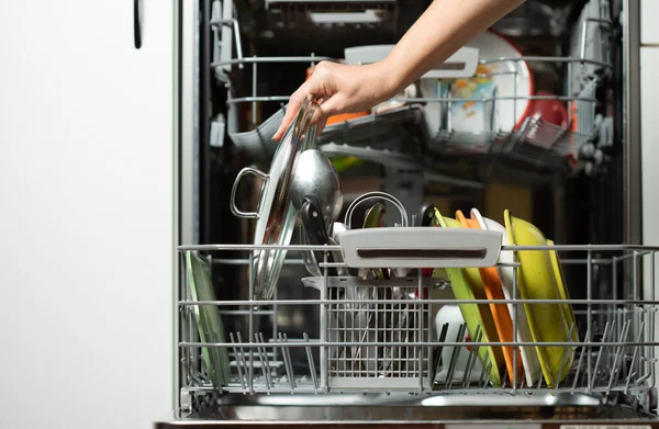 Young Woman Packing Dishes Dishwasher Dishwasher Kitchen — Stock Photo, Image