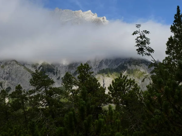 Удивительный Поход Вокруг Знаменитой Горы Вацман Баварии — стоковое фото