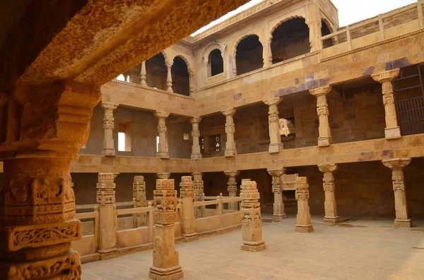 Piękne Filary Wewnątrz Pałacu Jaisalmer Fort — Zdjęcie stockowe