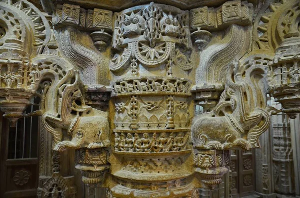 Pilar Lindamente Decorado Dentro Templo Jainista Jaisalmer — Fotografia de Stock