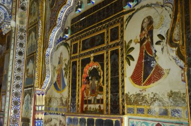 Meherangarh 'ın içinde renkli duvar resimleri