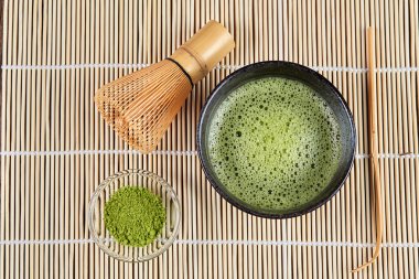 Yeşil matcha çay görünümünün üst