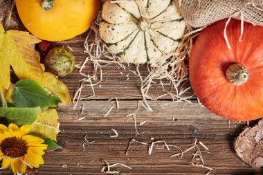 Kabak ve saman ile tablonun Üstten Görünüm