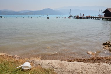 Göl Attersee anda banyo