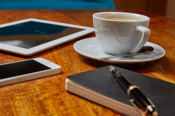 Travailler dans un café — Photo