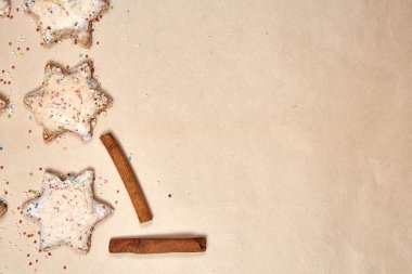 Kağıt üzerinde Noel kurabiyeleri