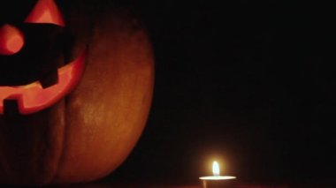 Cadılar Bayramı. Karanlıkta parlayan kabak olduğunu tatil. kızgın yüz