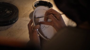 Seramik 'te renkli resim, yakın plan