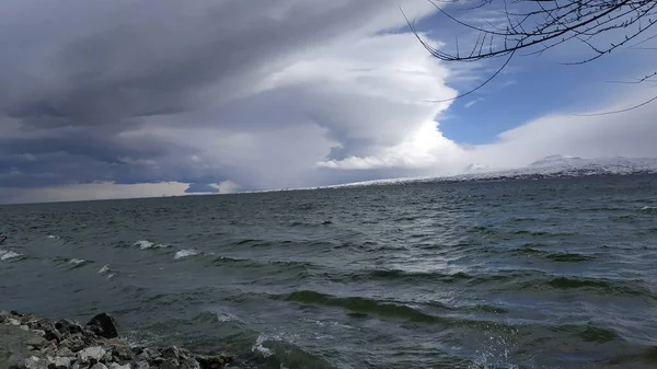 Velké Studené Jezero Mezi Horami — Stock fotografie