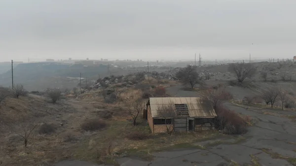 Casa Abandonată Într Pădure Ninge — Fotografie, imagine de stoc