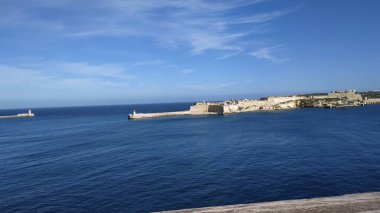 Güzel Malta Valletta, Akdeniz kıyısında.