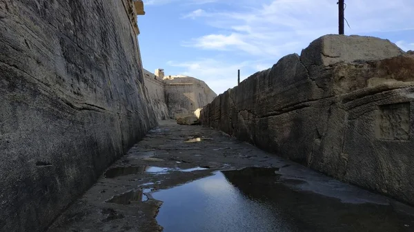 Güzel Malta Valletta, Akdeniz kıyısında.