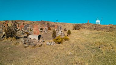 Ermeni Alfabesi Antik Anıtı, Kayalara İşlenmiş Taş Harfler, Kültür Mirası ve Ermenistan Tarihi Sembolü.