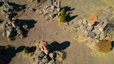 Ermeni Alfabesi Antik Anıtı, Kayalara İşlenmiş Taş Harfler, Kültür Mirası ve Ermenistan Tarihi Sembolü.