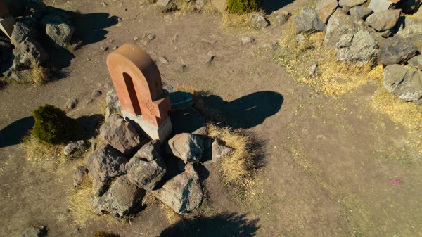 Ermeni Alfabesi Antik Anıtı, Kayalara İşlenmiş Taş Harfler, Kültür Mirası ve Ermenistan Tarihi Sembolü.