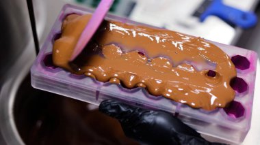 Kakao İşleme ve Şekerleme Üretim Hattı ile Çikolata Fabrikası Üretim Süreci, Endüstriyel Gıda Üretimi, Şekerler ve Şekerler Modern İşleme Tesisinde Ekipman Yapımı