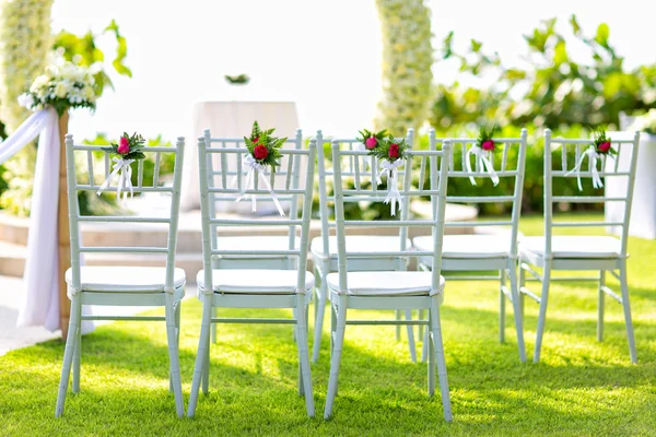 Wedding set up in garden inside beach — Stock Photo, Image