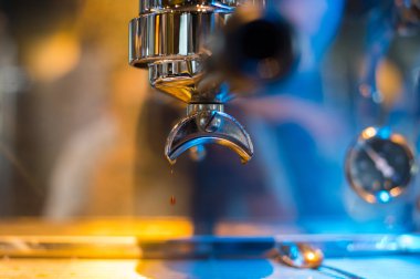 Espresso kahve dükkânının hazırlar; yakın çekim