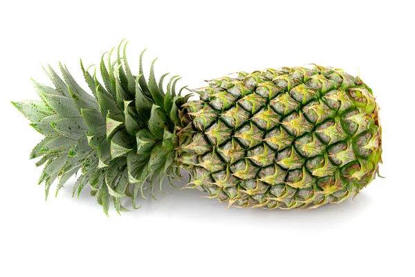 Enkel Hele Ananas Geïsoleerd Witte Achtergrond — Stockfoto