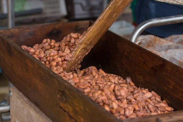 Gefermenteerde Verse Cacaobonen Houten Doos — Stockfoto