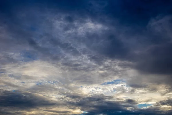 Colorido Cielo Dramático Con Nube Atardecer Cielo Con Fondo Sol —  Fotos de Stock