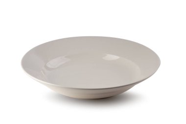 Beyaz arkaplanda boş bir plaka izole edildi