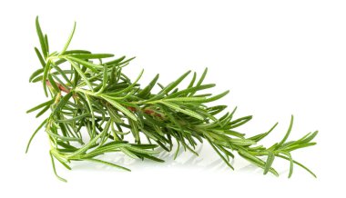 Beyaz arkaplanda izole edilmiş taze biberiye.