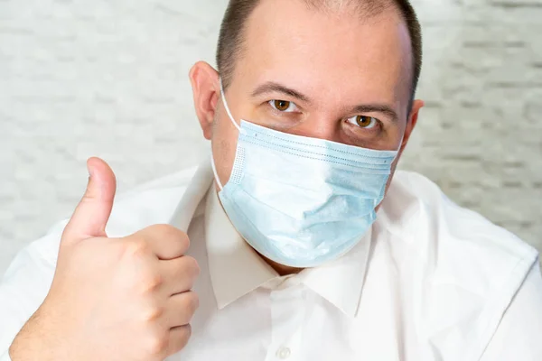 Doctor Mask Rubber Gloves Makes Gesture Gesture Symbol Approval Prevention — Stock Photo, Image