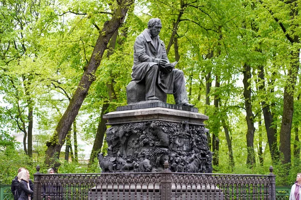 2021 Russland Petersburg Sommergarten Frühling Und Sommer Denkmal Für Chrylow — Stockfoto