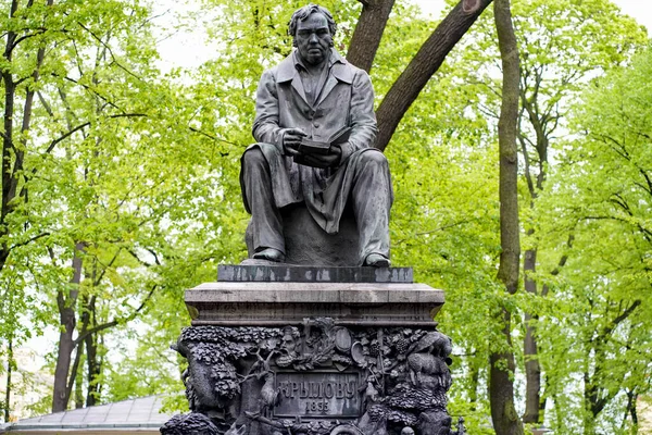 2021 Russland Petersburg Sommergarten Frühling Und Sommer Denkmal Für Chrylow — Stockfoto