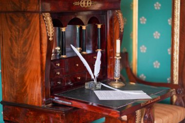 1.07.2021 Rusya St. Petersburg. Salonun içinde, Elaginsky Sarayı, adada.