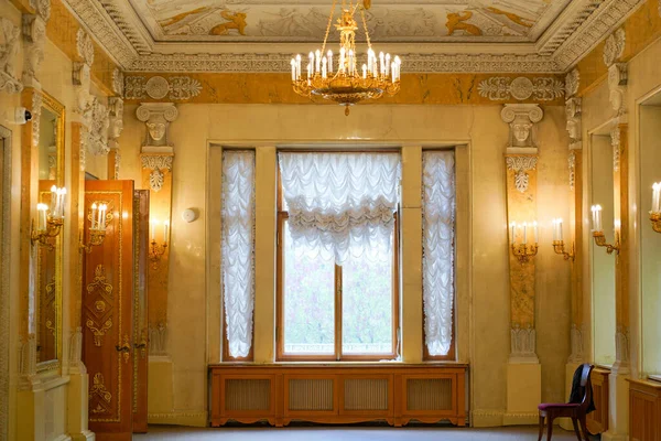 2021ロシアサンクトペテルブルク 島のホール エラギンスキー宮殿の内部 — ストック写真