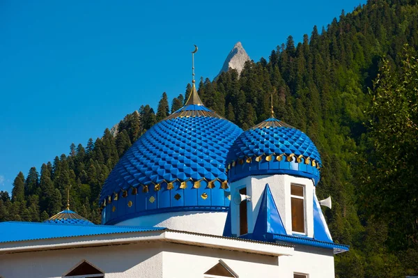 Мечеть Фоне Гор Деревне Домбей — стоковое фото