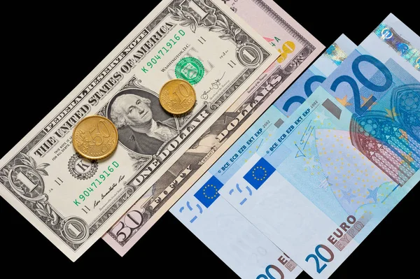 黑色背景的1美元 50美元和20欧元钞票 — 图库照片