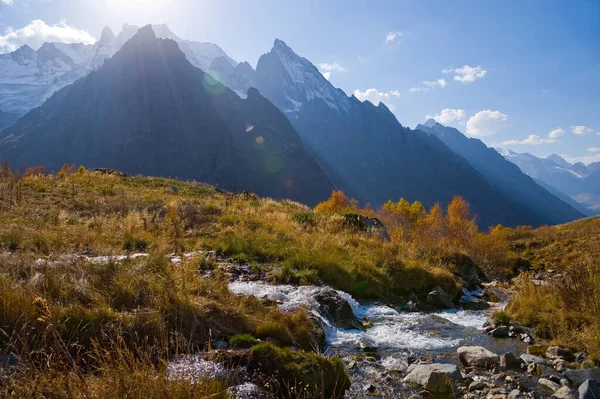 Vue Sur Les Montagnes Ruisseau Dans Gorge Dombai Ulgen — Photo