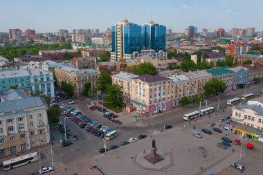 Rostov-on-Don - Katedral Meydanı ve Dmitry Rostovsky anıtı. 