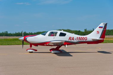 Krasnodar - Uçak Cessna 400 Corvalis pistte.