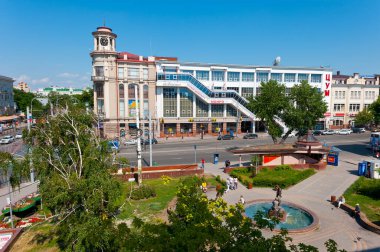 Rostov-on-Don - Merkez Mağaza ve Budennovsky Prospect manzarası.