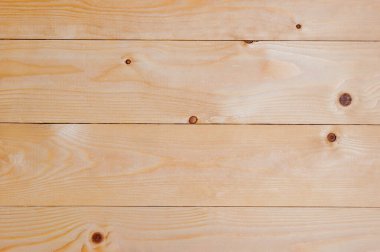 Düğümlü tahta duvarlardan yapılmış.. 