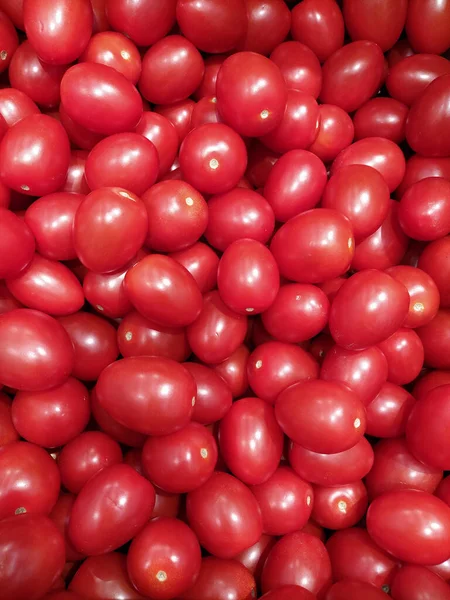 Tomates Cherry Una Caja Vitrina —  Fotos de Stock