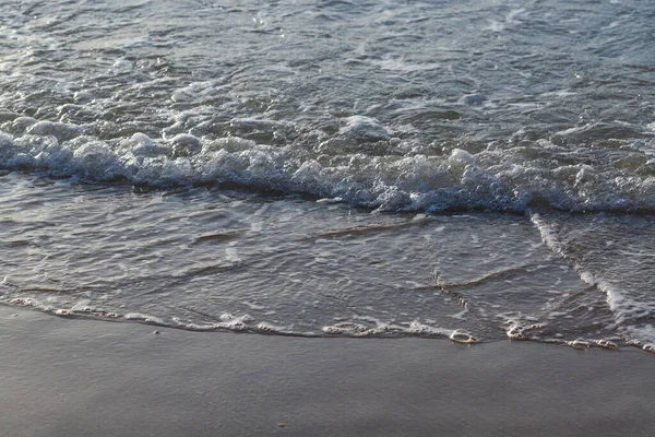 Хвилі Падають Берег Тло Вибірковий Фокус — стокове фото