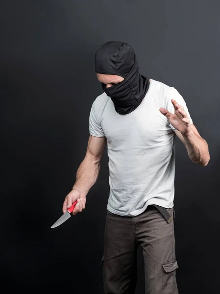 Délinquant Attaque Avec Couteau Couteau Métal Dans Main Homme Caucasien — Photo