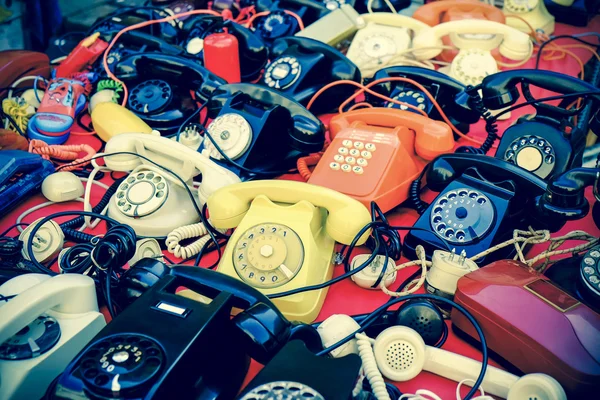 Muitos telefones a cabo vintage — Fotografia de Stock